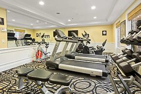 Serene Stay With Amenities & Breakfast bar