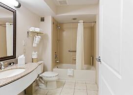 Serene Stay With Amenities & Breakfast bar
