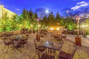 Serene Stay With Amenities & Breakfast bar