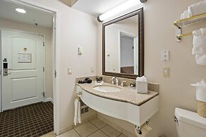 Serene Stay With Amenities & Breakfast bar