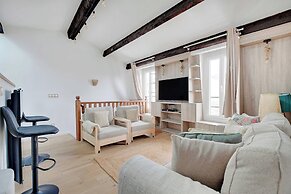Stunning Duplex 1br/4p - Notre-dame Cathedral