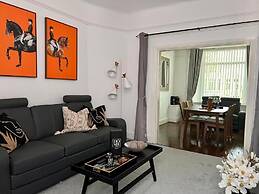 Spacious Home - Sleeps 5 Persons