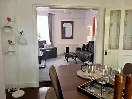 Spacious Home - Sleeps 5 Persons