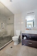2 Bedroom Beach Frontage Apartment