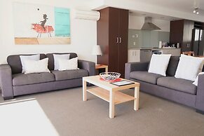 2 Bedroom Beach Frontage Apartment
