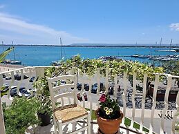 La casa dei fiori sul mare