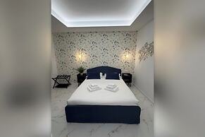Della Vite Home Collection