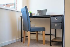 Premium Central House- Sleeps 9 - Garden - Parking