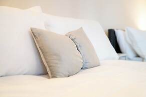 Premium Central House- Sleeps 9 - Garden - Parking
