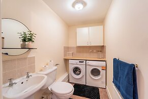 Premium Central House- Sleeps 9 - Garden - Parking