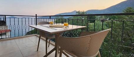 Azure Haven - A Seaside Retreat Surrounded by Nature
