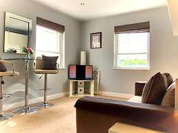 Modern Chester Studio Apartment Central Location