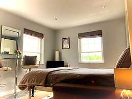 Modern Chester Studio Apartment Central Location