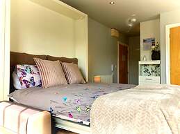 Modern Chester Studio Apartment Central Location
