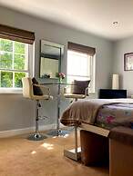 Modern Chester Studio Apartment Central Location