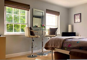 Modern Chester Studio Apartment Central Location