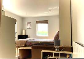 Modern Chester Studio Apartment Central Location