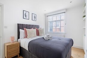 Stylish Soho 1BR Central