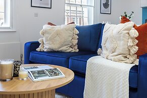 Stylish Soho 1BR Central