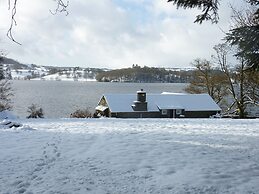 Romantic Boathouse on Lake Windermere