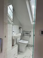 Apartment Sleeps 6 With Parking