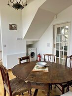 Apartment Sleeps 6 With Parking
