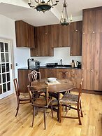 Apartment Sleeps 6 With Parking