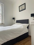 Apartment Sleeps 6 With Parking