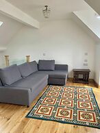 Apartment Sleeps 6 With Parking