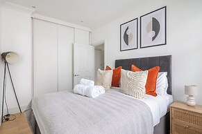 Bright 1BR Near Piccadilly Circus