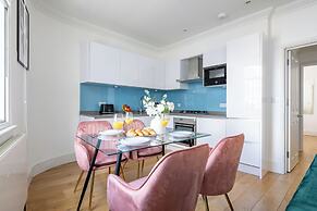 Bright 1BR Near Piccadilly Circus