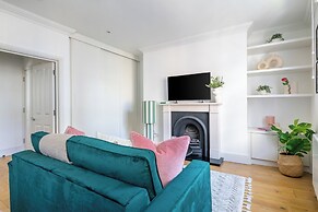 Bright 1BR Near Piccadilly Circus
