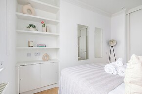 Bright 1BR Near Piccadilly Circus