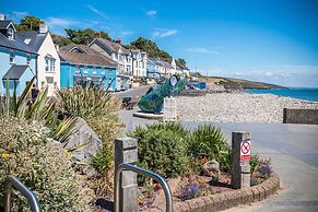 Smugglers Cove - Short Walk to Beach