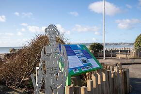 Smugglers Cove - Short Walk to Beach
