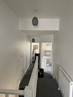 House Sleeps 6 With Parking