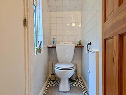 Cosy 2bed House in Reading