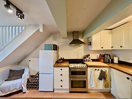 Cosy 2bed House in Reading