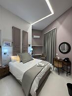 Poerio Station Rooms & Apartment