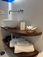 Poerio Station Rooms & Apartment