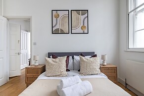 Elegant 1BR in Vibrant Soho