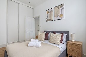 Elegant 1BR in Vibrant Soho