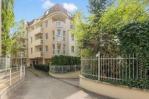 Valor by Grand Apartments