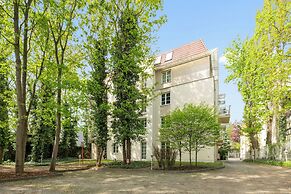 Valor by Grand Apartments