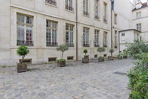 Le Marais Elegant residence