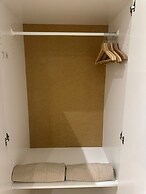 Central 1BR With 1LR Apt Great Location