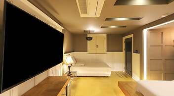 747 Motel