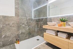 Panoramic Lake Suites