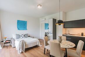 Panoramic Lake Suites