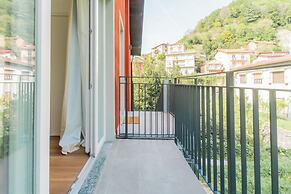 Panoramic Lake Suites